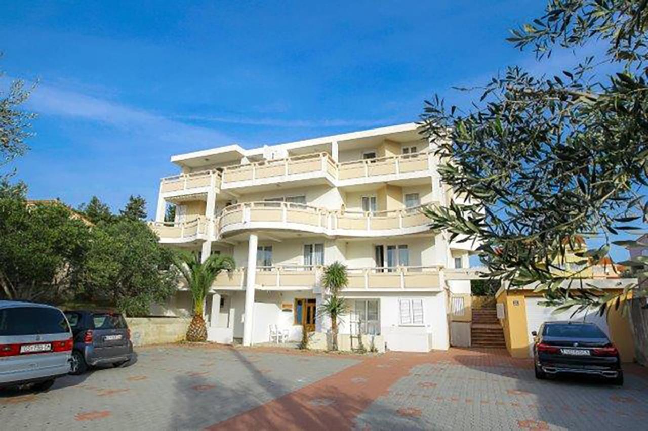 Apartments Tomy Novalja Zewnętrze zdjęcie