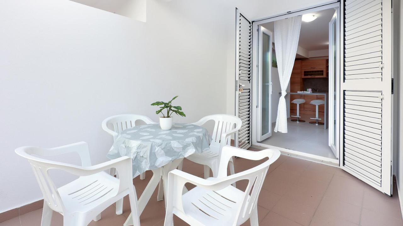 Apartments Tomy Novalja Zewnętrze zdjęcie