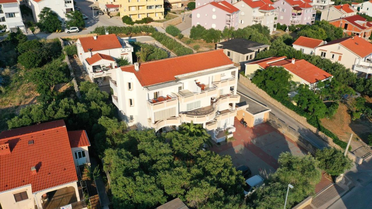 Apartments Tomy Novalja Zewnętrze zdjęcie