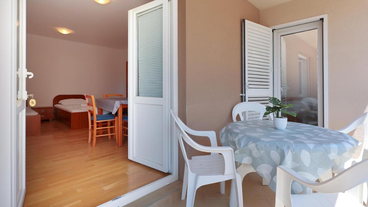 Apartments Tomy Novalja Zewnętrze zdjęcie