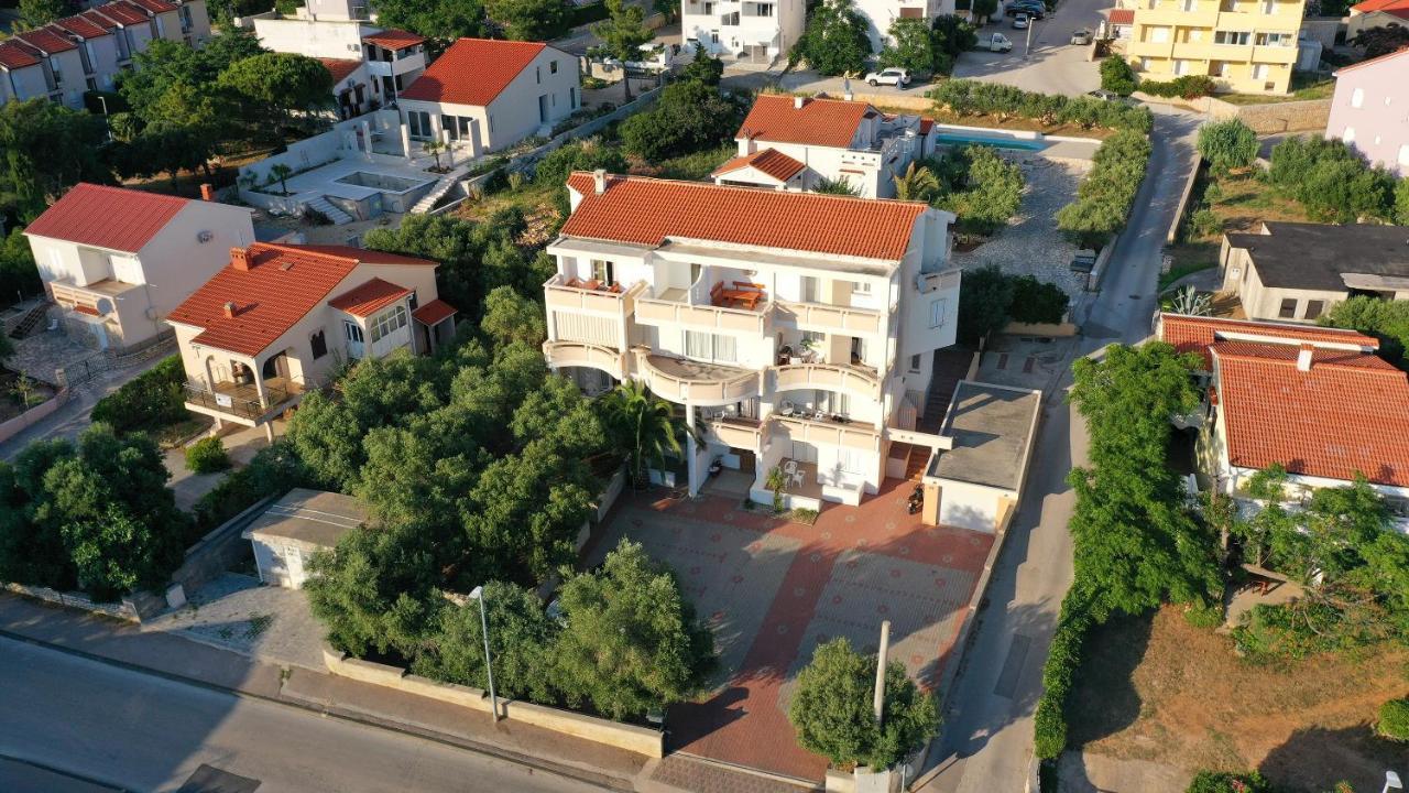 Apartments Tomy Novalja Zewnętrze zdjęcie