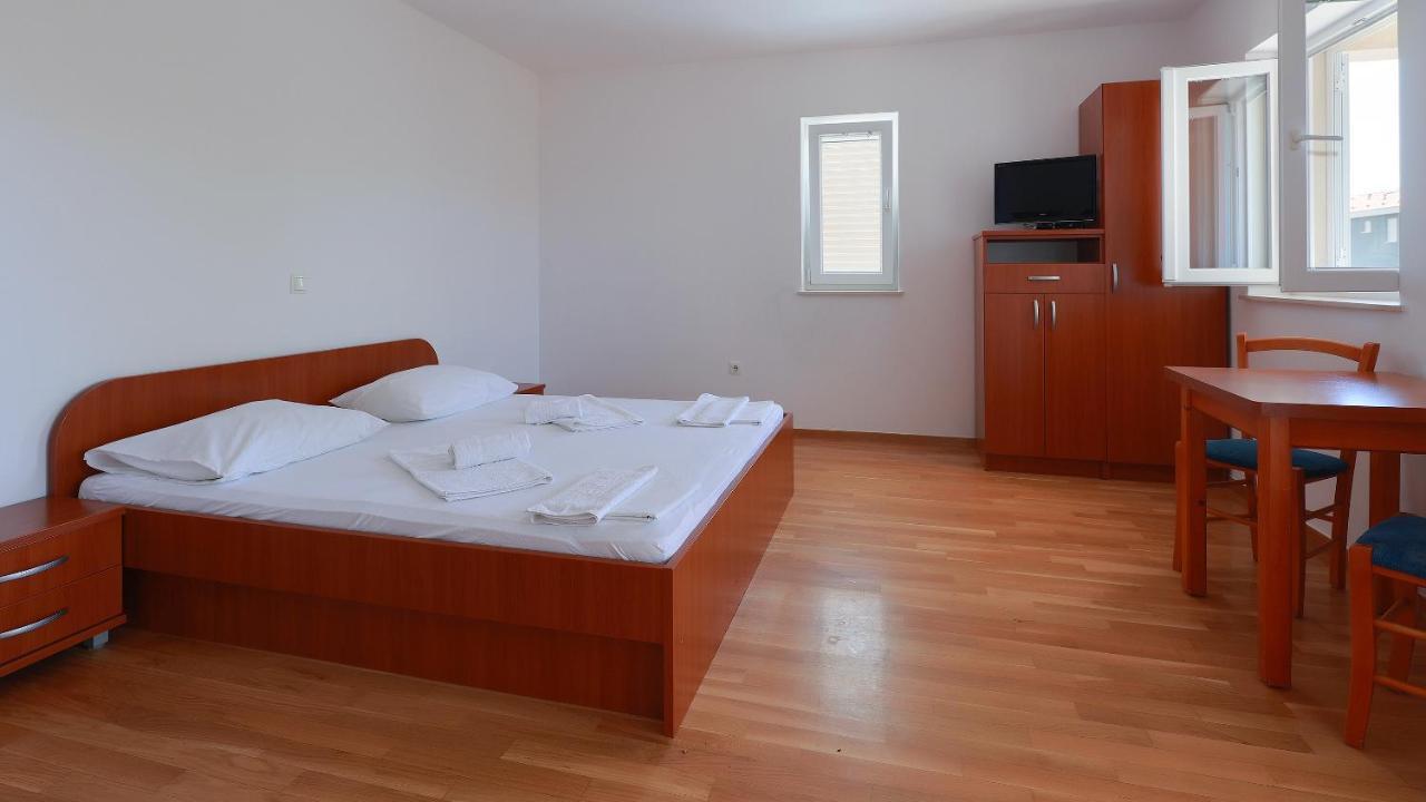 Apartments Tomy Novalja Zewnętrze zdjęcie
