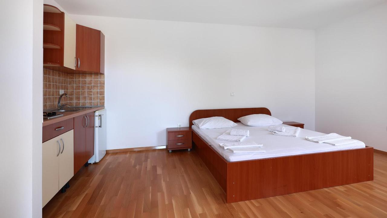 Apartments Tomy Novalja Zewnętrze zdjęcie